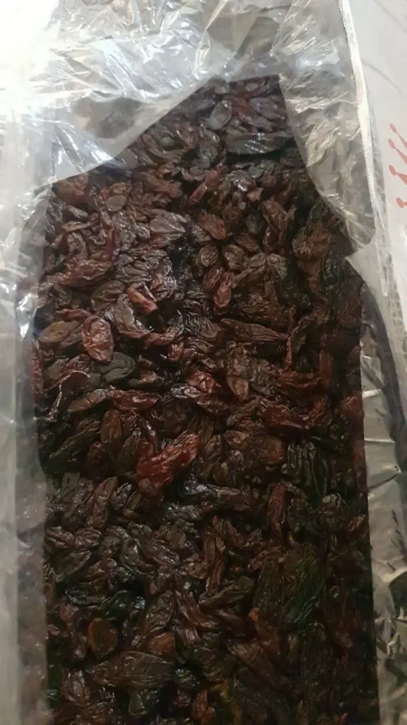 dark raisin 10kg.webp