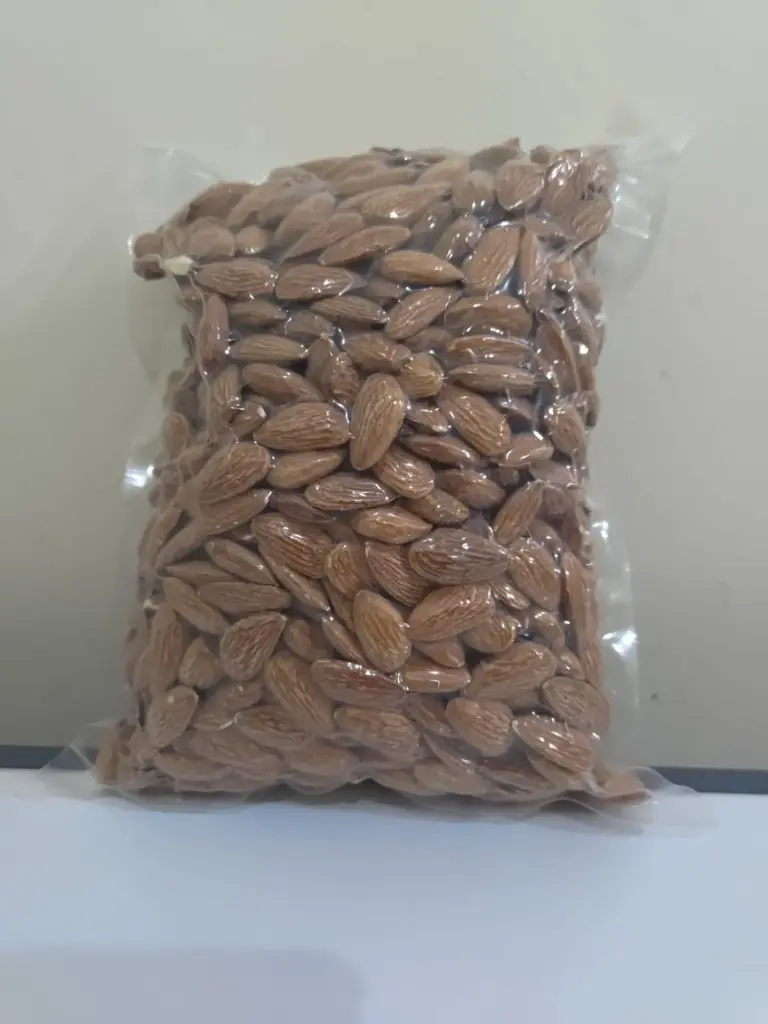 Kacang Almond Utuh Mentah 500 gr